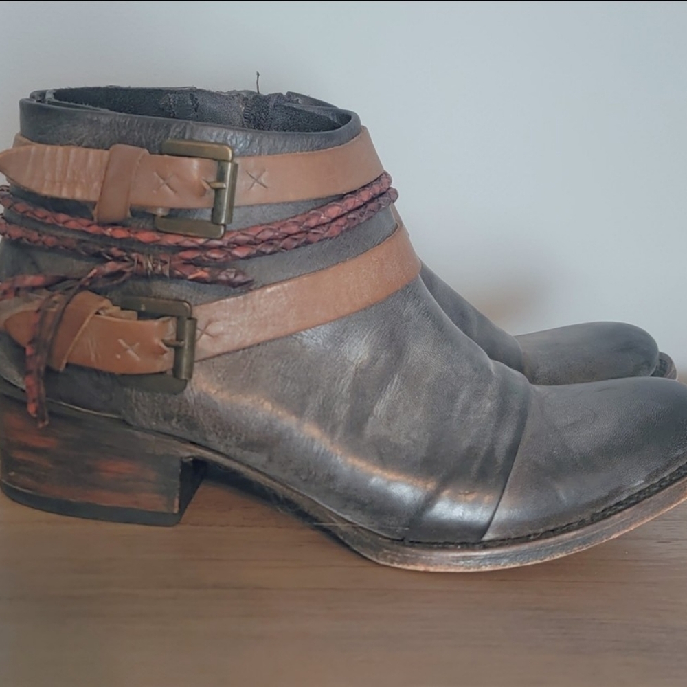Freebird leather booties Simba size 8